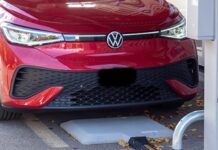 Elektroautos schnell und einfach ohne Kabel laden