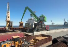 Umschlag von Stahl Coils – mit dem Sennebogen 885 G