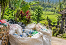 Münchnerin unterstützt Dorfgemeinschaft auf Bali beim Aufbau eines Recyclingzentrums
