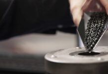 Clarios expands its portfolio of recycled plastics for the automotive industry